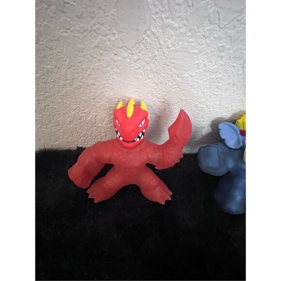 Heroes of GOO jit zu lot  Elephant ,  Lobster action figures - Picture 4 of 4